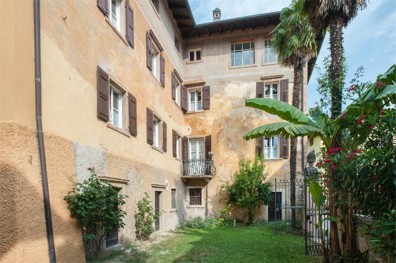 Dimora Storica Caproni Arco Exterior foto