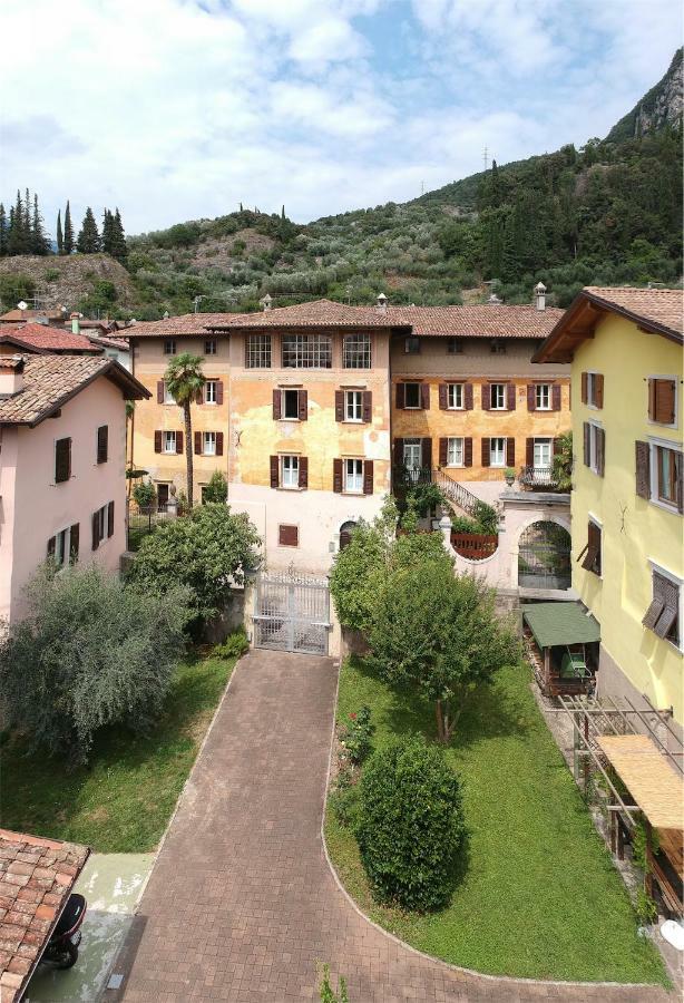 Dimora Storica Caproni Arco Exterior foto