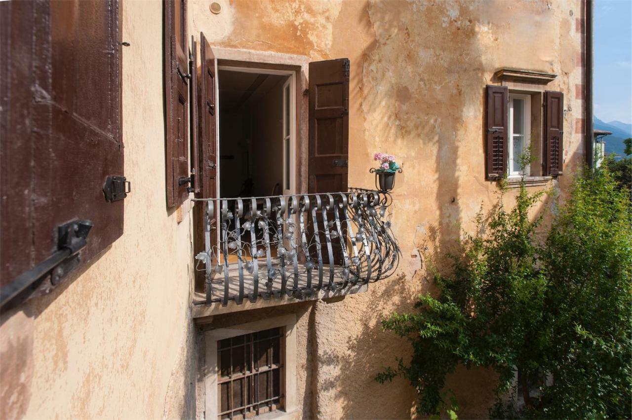 Dimora Storica Caproni Arco Exterior foto